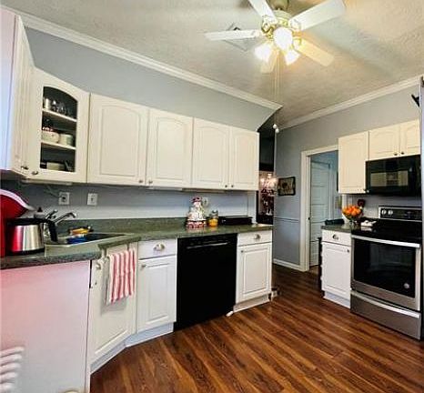 4th image of 602 E Washington Ave