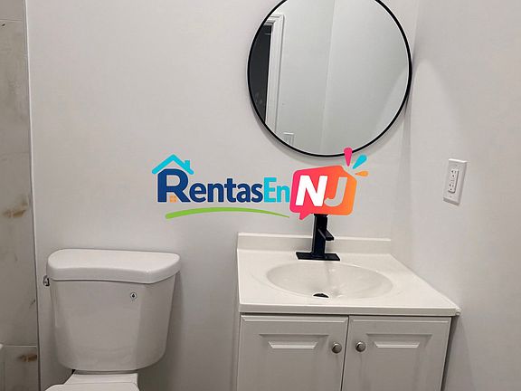 2nd image of 319 Hawthorne Ave #1