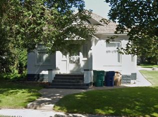 406 3rd St NE, Watertown, SD 57201