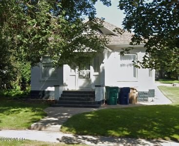 406 3rd St NE, Watertown, SD, 57201