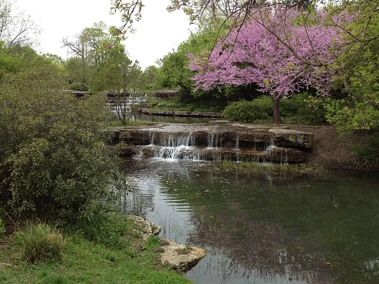Franklin park cascades across the st...