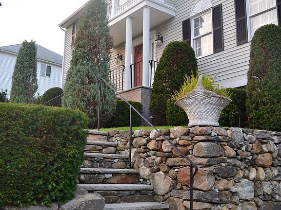 2nd image of 35 Roseanna Park Dr