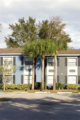 2565 N Alafaya Trl Photo 1