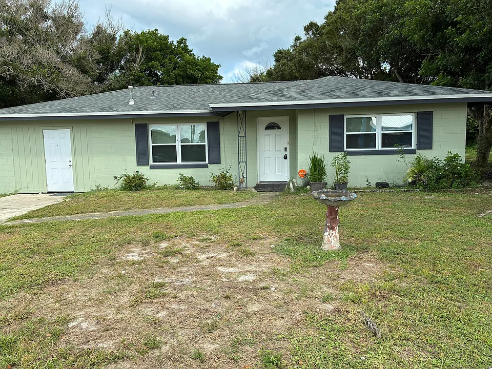 202 Essex Dr