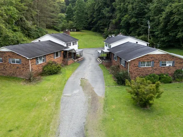 3261 Legends Hwy, Mount Hope, WV 25880