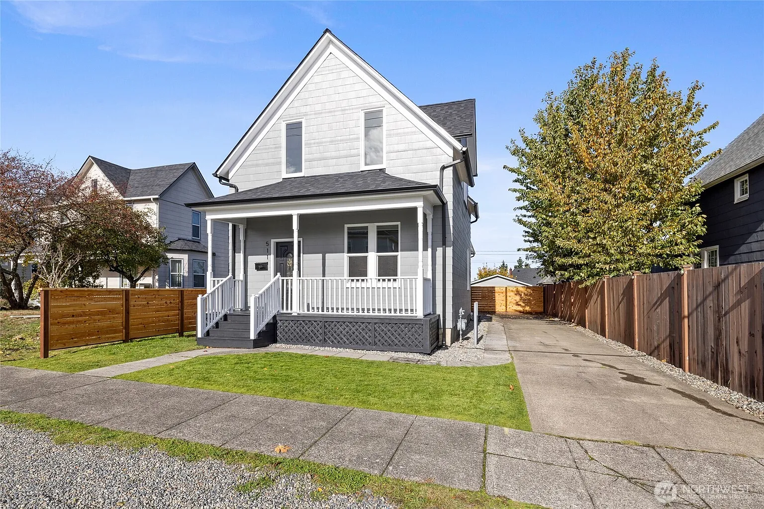 511 E Harrison Street photo 1
