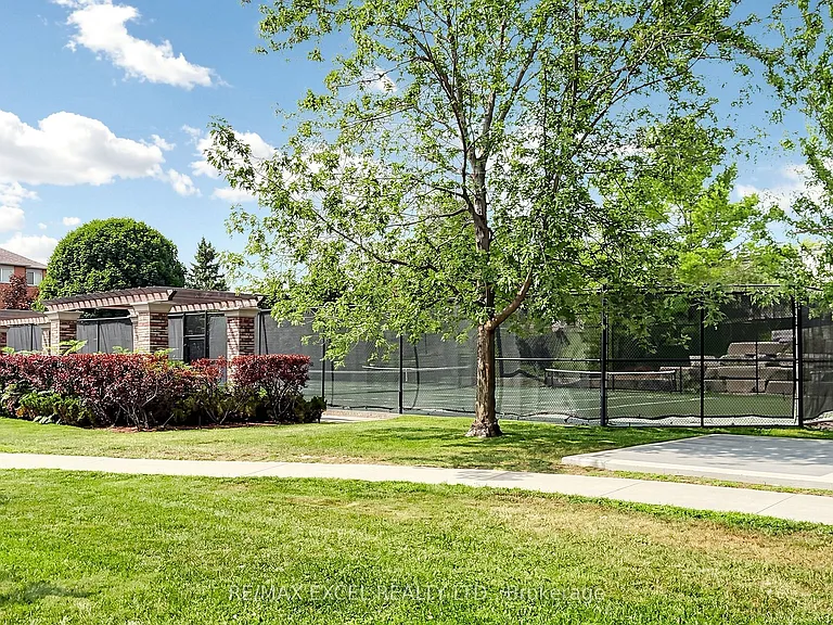 350 Red Maple Rd #508 — Photo 49