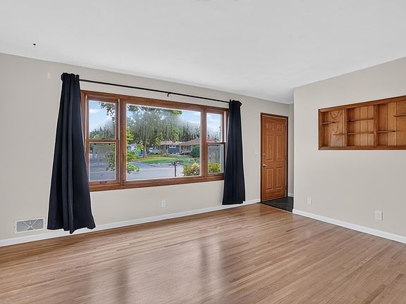 3rd image of 2008 Zircon Ln