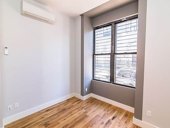5th image of 186 Suydam St APT 1L