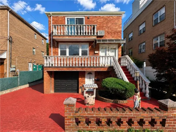 215 Bay 35th St, Brooklyn, NY 11214