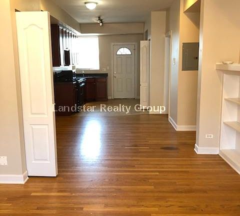 3rd image of 7464 N Greenview Ave APT 1