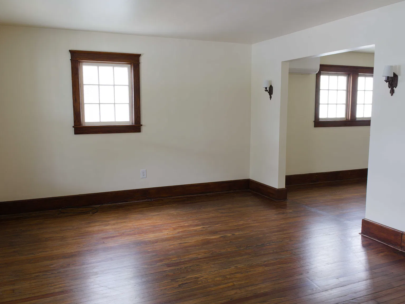 1 bed, 900 sqft, $1,075 — Photo 3
