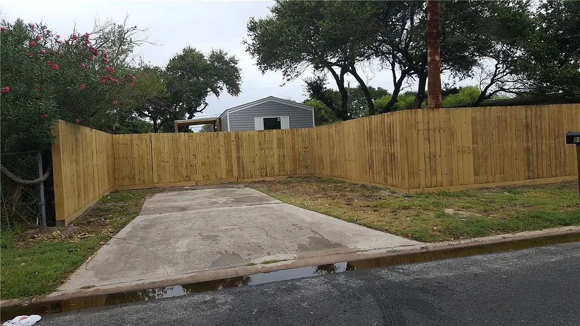 2 bed, 2.0 bath, 840 sqft, $975 — Photo 2