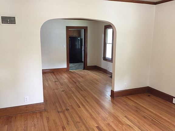 3rd image of 2343 16th Ave