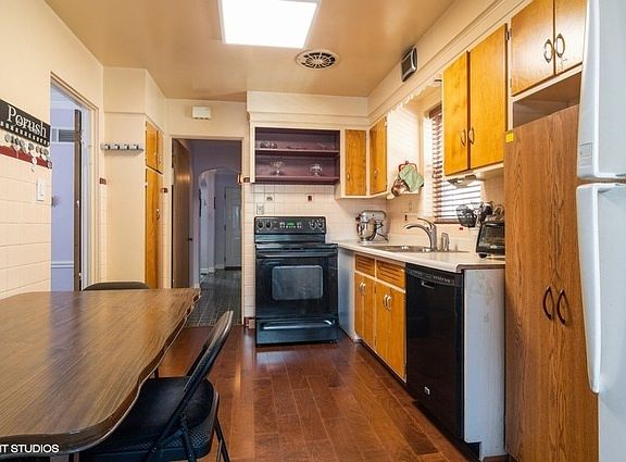 5th image of 6731 N Richmond St
