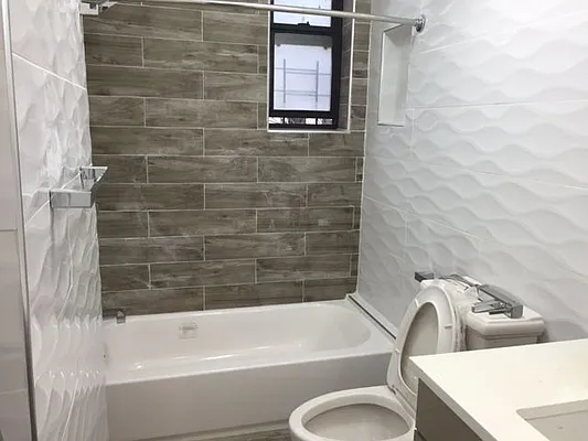 Rented by City Prime Commercial Realty  | media 3