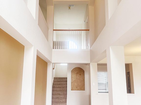 2nd image of 5888 Shetland Cir