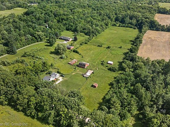 3rd image of 6390 Brookville Rd