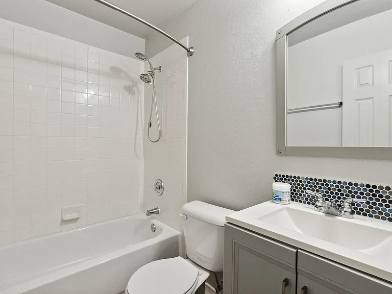 2907 Kestrel Dr — Photo 16