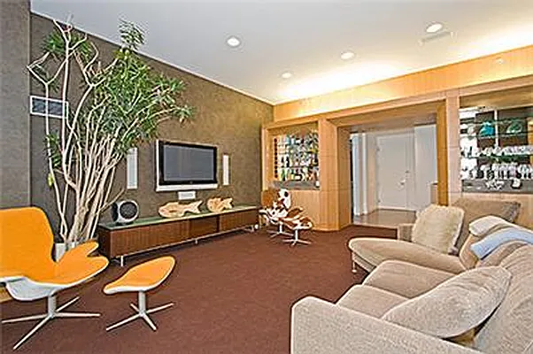 Sold by Trump International Realty | media 19