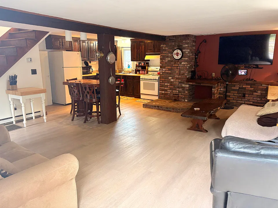 12 Littlefield Dr