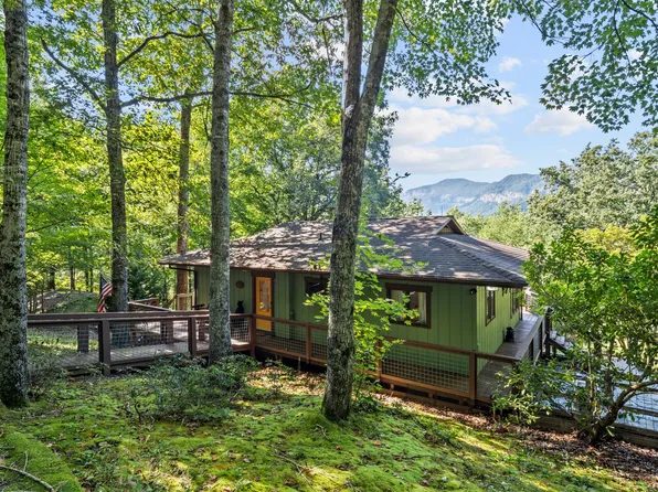 147 Laurel Ln, Lake Lure, NC 28746