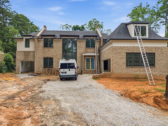 2nd image of 3438 Leonard St