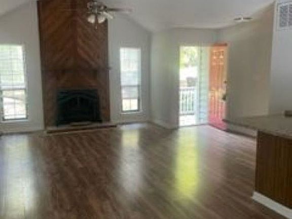 2nd image of 1918 Botany Dr