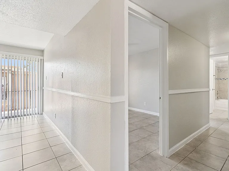 19-web-or-mls-Dumfries Dr Unit 410-S2802-004