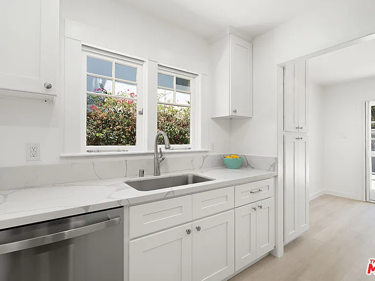 4622 Norwich Ave — Photo 7