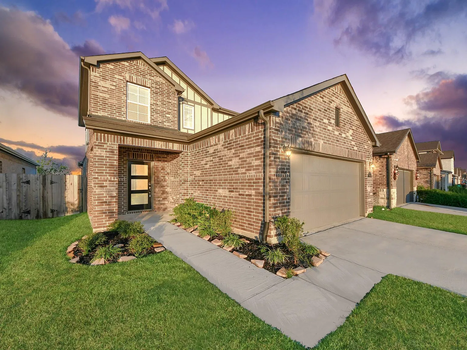 4 bed, 2.5 bath, 2128 sqft, $2,500 — Photo 3