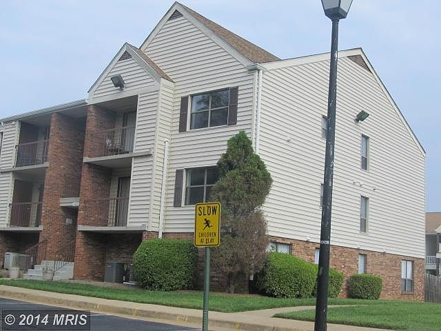 1st image of 100 Buckingham Ln APT 201