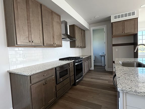 5th image of 4120 Leroy Dr