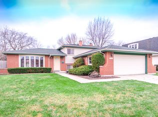 7106 Washington St, Darien, IL 60561