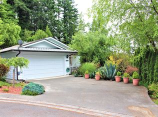 1368 Glenwood Dr, Brookings, OR 97415