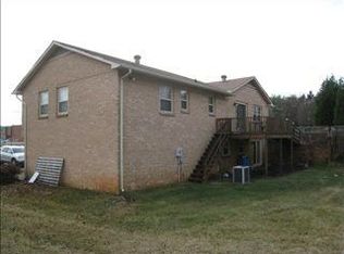 512 Tightsqueeze Rd, Chatham, VA 24531