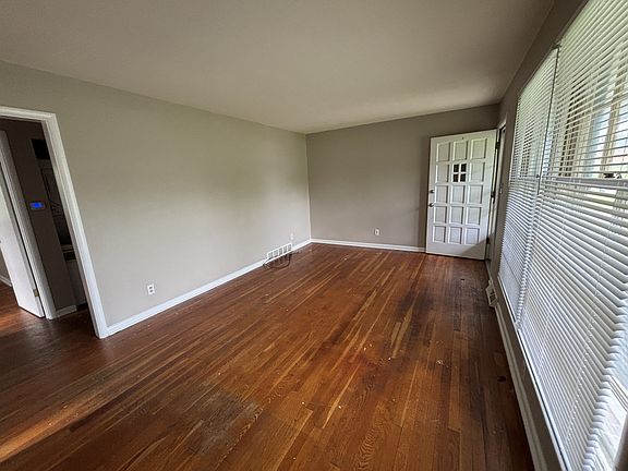 4th image of 2800 Highland Dr #11379866