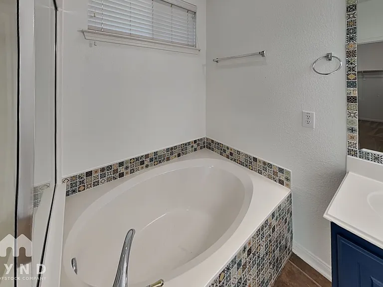 2809 Winding Shore Ln — Photo 21