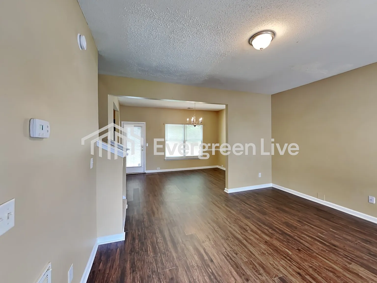3 bed, 2.5 bath, 1752 sqft, $1,845 — Photo 3