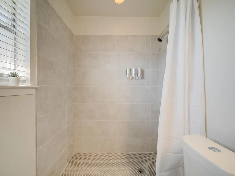 1904 Jasmine Ln — Photo 22