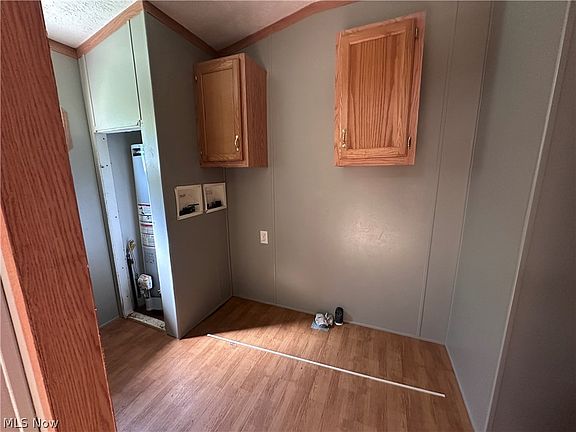 5th image of 4871 Edwards Dr