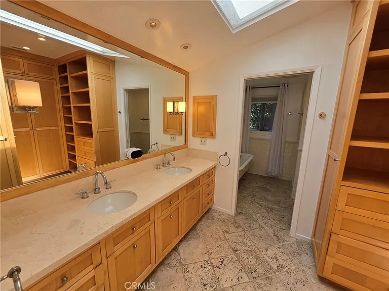 310 S Thurston Ave — Photo 43
