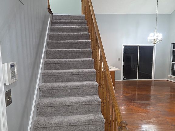 2nd image of 420 Fieldgreen Dr