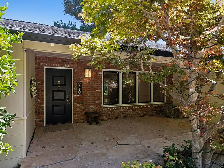 970 Palo Alto Ave — Photo 11