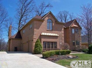 3641 Warwick Dr, Rochester Hills, MI 48309