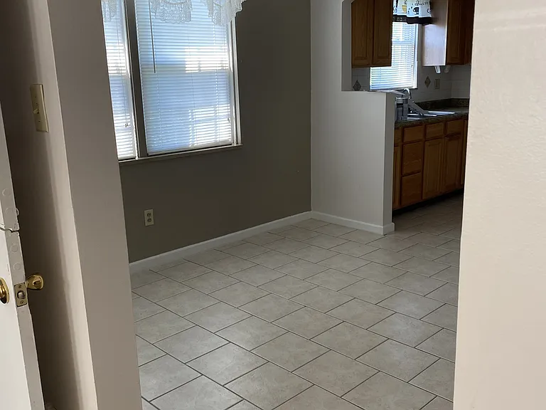 194 Oregon Ave — Photo 14