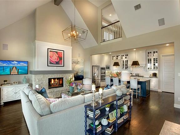 3rd image of 600 Gentry Dr