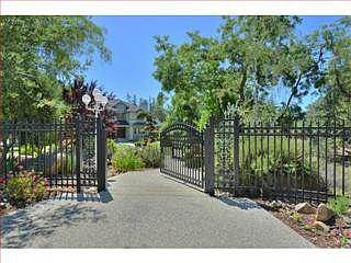 2nd image of 988 Vista Del Roble Pl