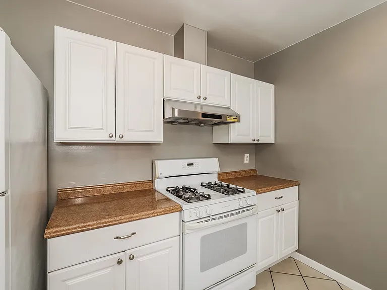 4692 Congress Ave — Photo 13