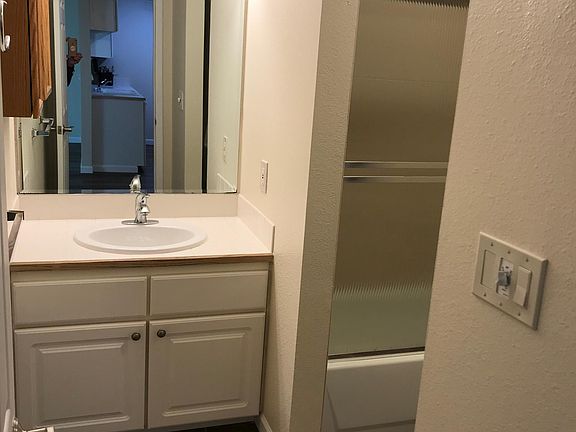 5th image of 14200 NE 171st St Unit F101